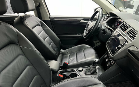 Volkswagen Tiguan II, 2018 год, 2 999 000 рублей, 14 фотография