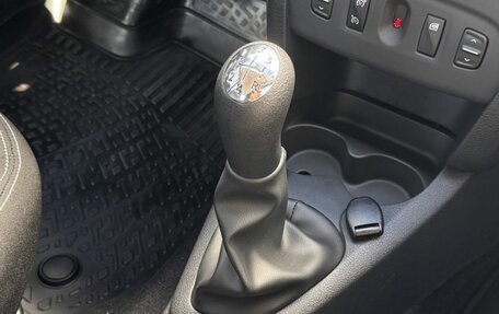 Renault Logan II, 2016 год, 960 000 рублей, 14 фотография