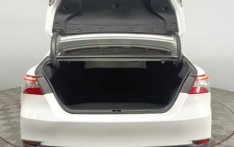 Toyota Camry, 2018 год, 2 340 000 рублей, 16 фотография