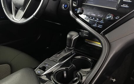 Toyota Camry, 2018 год, 2 340 000 рублей, 12 фотография