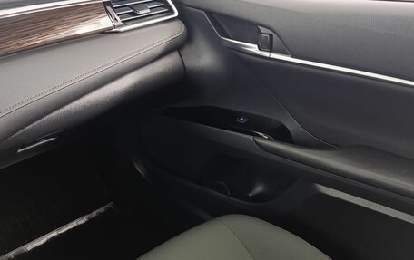 Toyota Camry, 2018 год, 2 340 000 рублей, 13 фотография