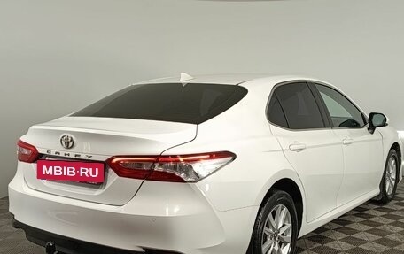 Toyota Camry, 2018 год, 2 340 000 рублей, 7 фотография