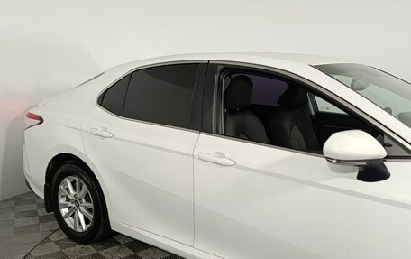 Toyota Camry, 2018 год, 2 340 000 рублей, 22 фотография