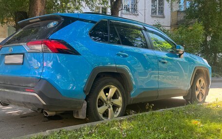 Toyota RAV4, 2020 год, 2 800 000 рублей, 7 фотография