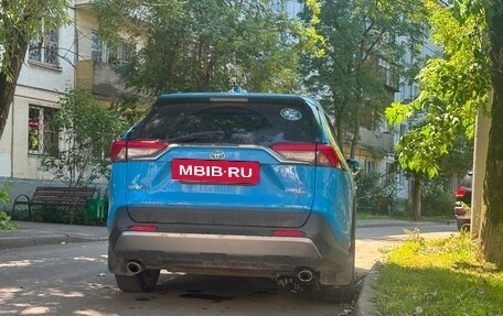 Toyota RAV4, 2020 год, 2 800 000 рублей, 3 фотография