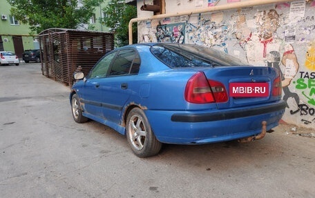 Mitsubishi Carisma I, 2001 год, 110 000 рублей, 3 фотография