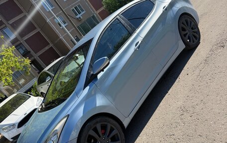 Hyundai Elantra V, 2012 год, 650 000 рублей, 2 фотография
