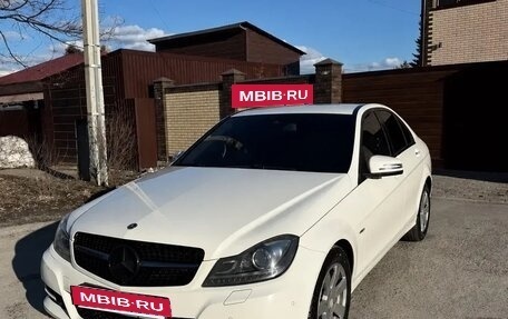 Mercedes-Benz C-Класс, 2011 год, 1 400 000 рублей, 2 фотография