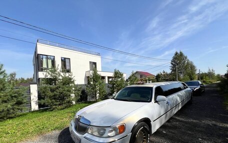 Lincoln Town Car III рестайлинг, 1999 год, 750 000 рублей, 2 фотография