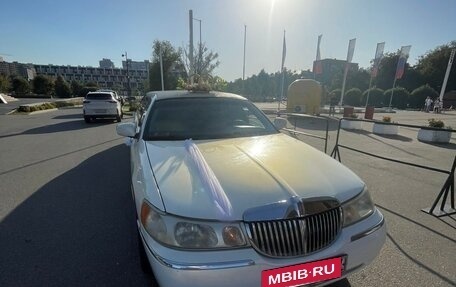 Lincoln Town Car III рестайлинг, 1999 год, 750 000 рублей, 5 фотография