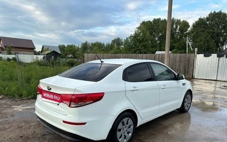 KIA Rio III рестайлинг, 2016 год, 980 000 рублей, 2 фотография