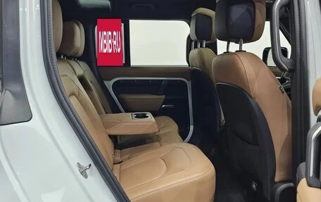 Land Rover Defender II, 2025 год, 9 038 000 рублей, 13 фотография