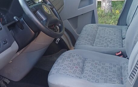 Volkswagen Transporter T5 рестайлинг, 2004 год, 750 000 рублей, 13 фотография