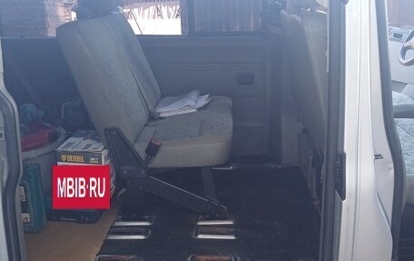 Volkswagen Transporter T5 рестайлинг, 2004 год, 750 000 рублей, 9 фотография