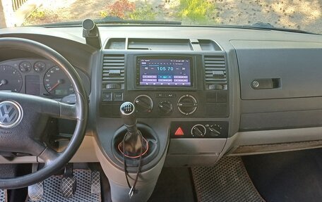 Volkswagen Transporter T5 рестайлинг, 2004 год, 750 000 рублей, 15 фотография