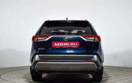 Toyota RAV4, 2019 год, 3 150 000 рублей, 7 фотография