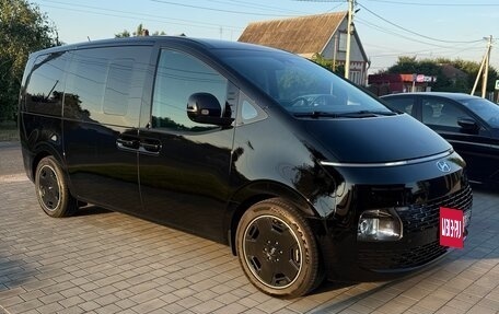 Hyundai Staria, 2022 год, 5 350 000 рублей, 28 фотография