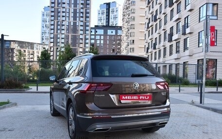Volkswagen Tiguan II, 2017 год, 3 600 000 рублей, 2 фотография