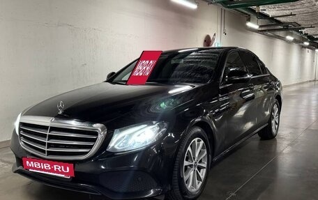 Mercedes-Benz E-Класс, 2019 год, 3 200 000 рублей, 2 фотография