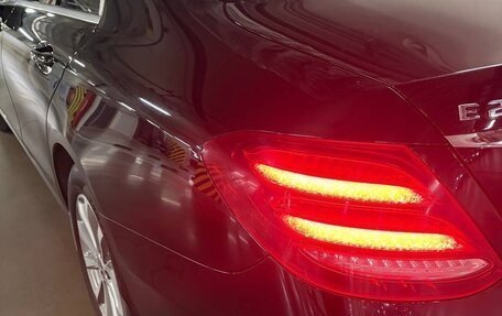 Mercedes-Benz E-Класс, 2019 год, 3 200 000 рублей, 8 фотография