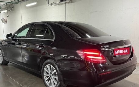 Mercedes-Benz E-Класс, 2019 год, 3 200 000 рублей, 5 фотография