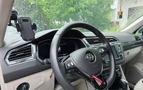 Volkswagen Tiguan II, 2017 год, 3 400 000 рублей, 5 фотография
