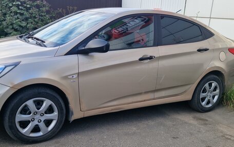 Hyundai Solaris II рестайлинг, 2011 год, 500 000 рублей, 7 фотография