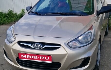 Hyundai Solaris II рестайлинг, 2011 год, 500 000 рублей, 6 фотография