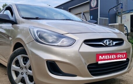 Hyundai Solaris II рестайлинг, 2011 год, 500 000 рублей, 12 фотография