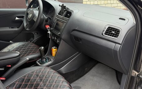 Volkswagen Polo VI (EU Market), 2012 год, 740 000 рублей, 2 фотография