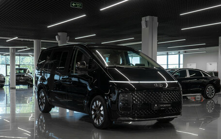 Hyundai Staria, 2021 год, 4 300 000 рублей, 2 фотография