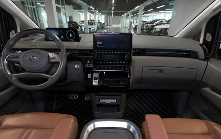 Hyundai Staria, 2021 год, 4 300 000 рублей, 8 фотография