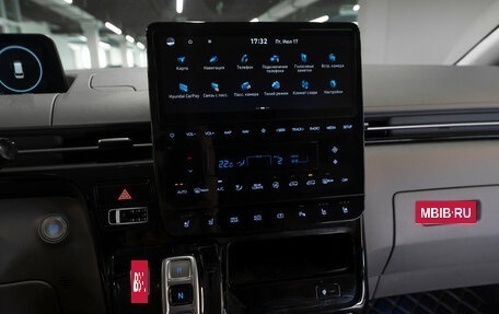 Hyundai Staria, 2021 год, 4 300 000 рублей, 17 фотография
