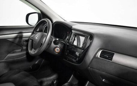 Mitsubishi Outlander III рестайлинг 3, 2013 год, 1 099 000 рублей, 14 фотография