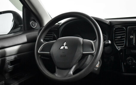 Mitsubishi Outlander III рестайлинг 3, 2013 год, 1 099 000 рублей, 16 фотография