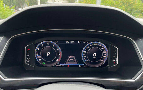 Volkswagen Tiguan II, 2021 год, 3 200 000 рублей, 16 фотография