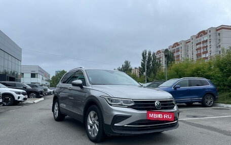 Volkswagen Tiguan II, 2021 год, 3 200 000 рублей, 3 фотография
