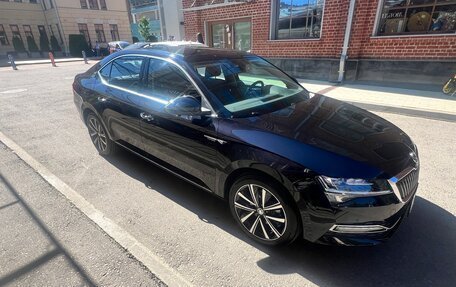 Skoda Superb III рестайлинг, 2025 год, 3 350 000 рублей, 2 фотография