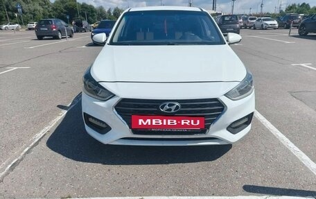Hyundai Solaris II рестайлинг, 2018 год, 900 000 рублей, 2 фотография