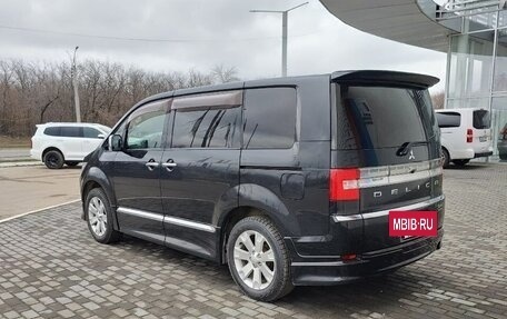 Mitsubishi Delica IV, 2010 год, 1 850 000 рублей, 3 фотография