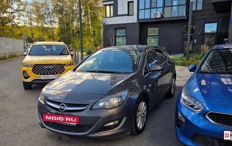 Opel Astra J, 2014 год, 770 000 рублей, 3 фотография