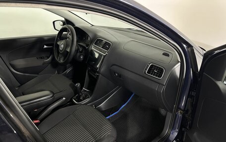 Volkswagen Polo VI (EU Market), 2012 год, 850 000 рублей, 14 фотография
