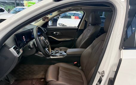 BMW 3 серия, 2023 год, 2 900 000 рублей, 10 фотография