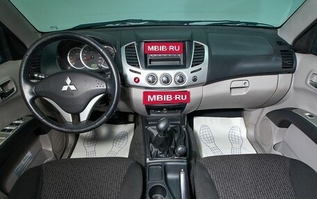 Mitsubishi L200 IV рестайлинг, 2012 год, 1 599 000 рублей, 11 фотография