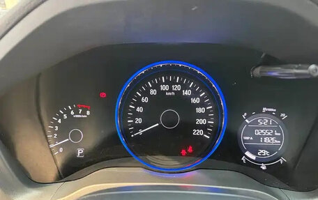 Honda Vezel, 2020 год, 1 305 000 рублей, 5 фотография