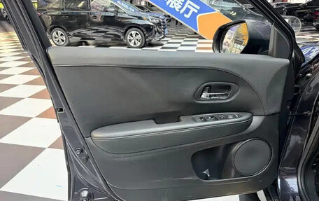 Honda Vezel, 2020 год, 1 305 000 рублей, 12 фотография