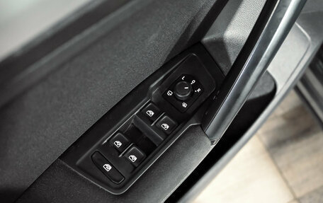 Volkswagen Tiguan II, 2021 год, 2 840 000 рублей, 13 фотография