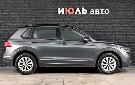 Volkswagen Tiguan II, 2021 год, 2 840 000 рублей, 9 фотография