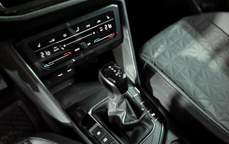 Volkswagen Tiguan II, 2021 год, 2 840 000 рублей, 14 фотография
