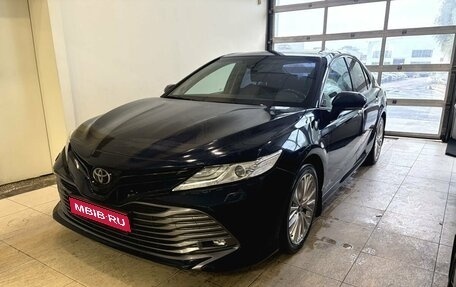 Toyota Camry, 2018 год, 2 250 000 рублей, 1 фотография